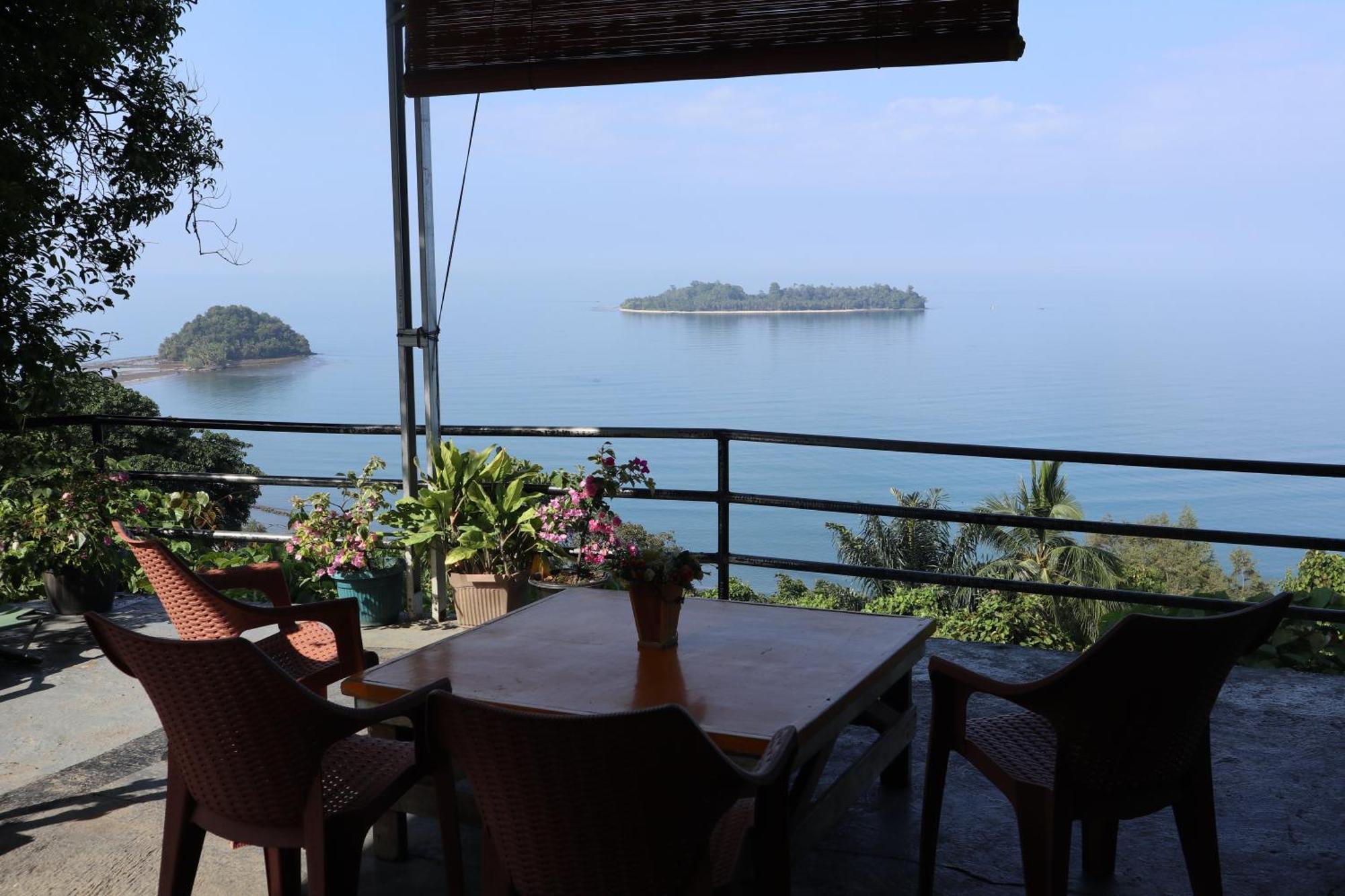 The View Padang, Amazing View, 8 Mins Mentawai Fast Ferry, Cold Beer,Close To Restaurants Padang (Sumatra) Exterior photo